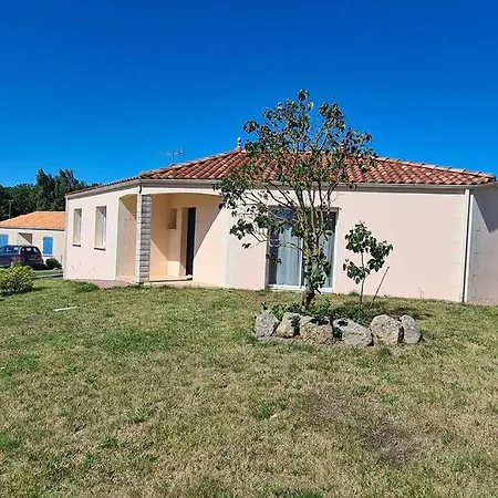 L'ouvea Joli A 10 Min Du Parc Le Puy Du Fou Sevremont