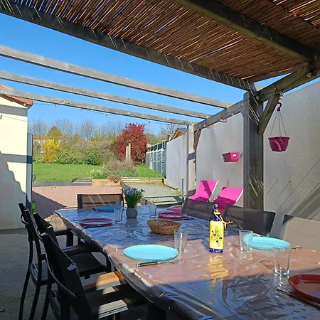 L'ouvea Joli A 10 Min Du Parc Le Puy Du Fou *